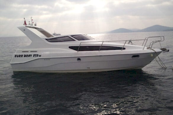 850CC Cabin Cruiser - Euro Boat