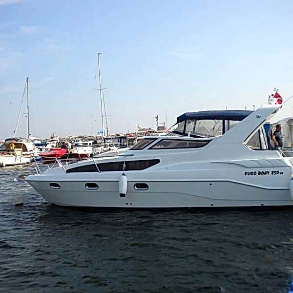 850CC Cabin Cruiser - Euro Boat