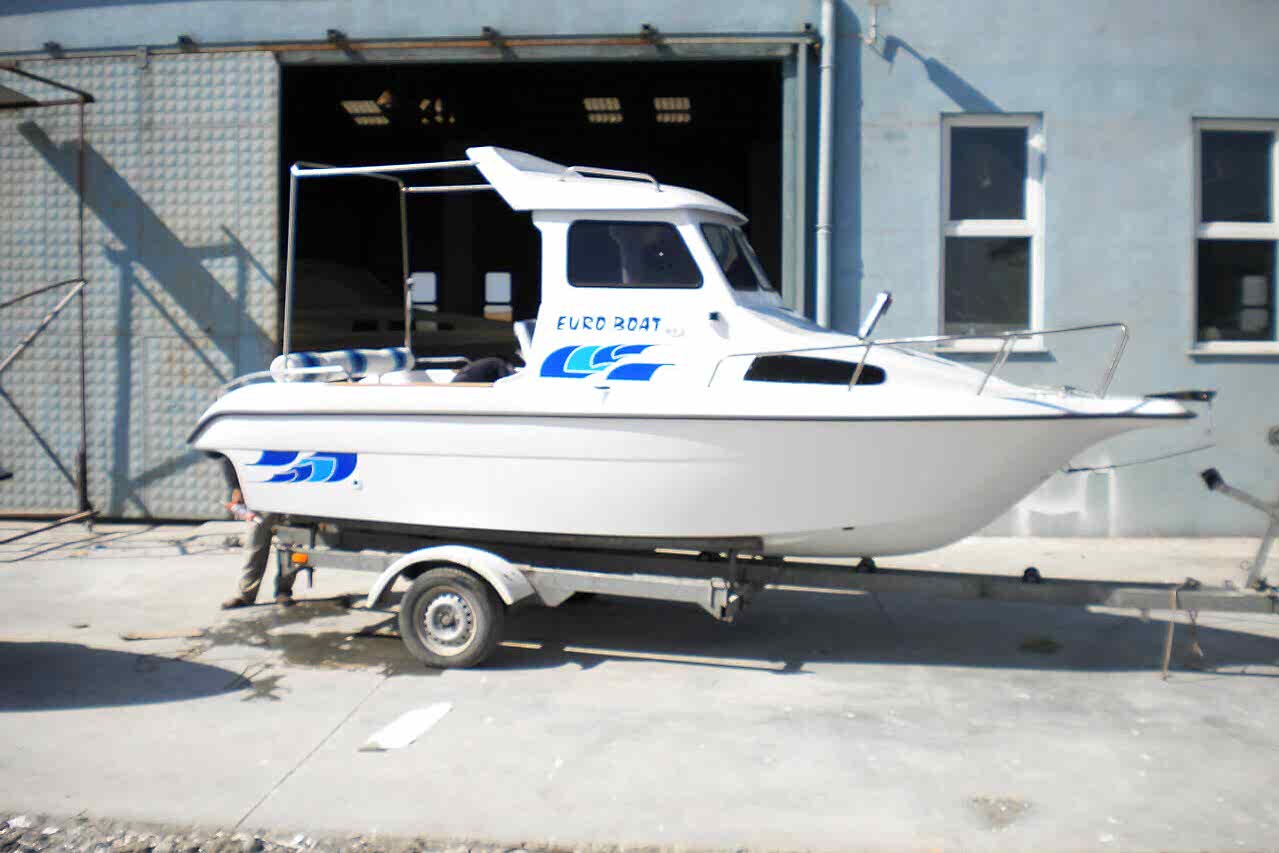 600FM Fisherman Kamaralı Tekne