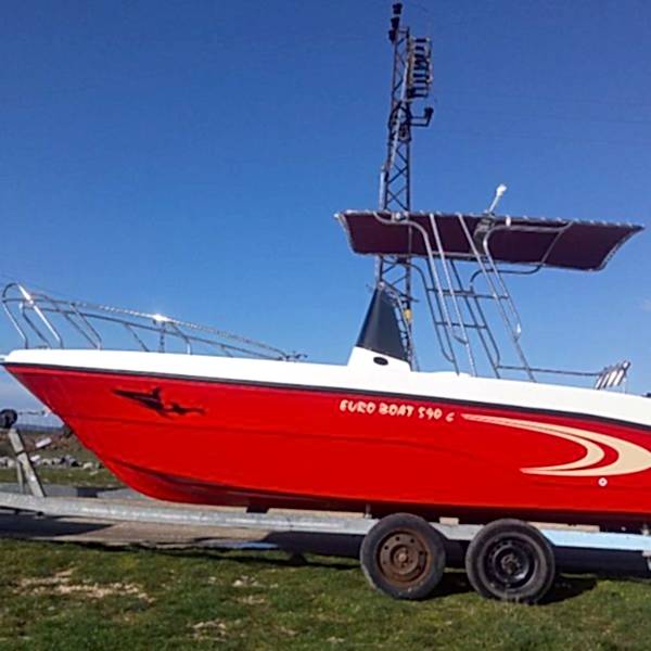 600 Center Console 2019