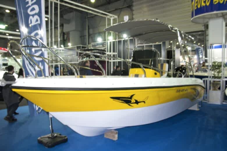600 Center Console 2019